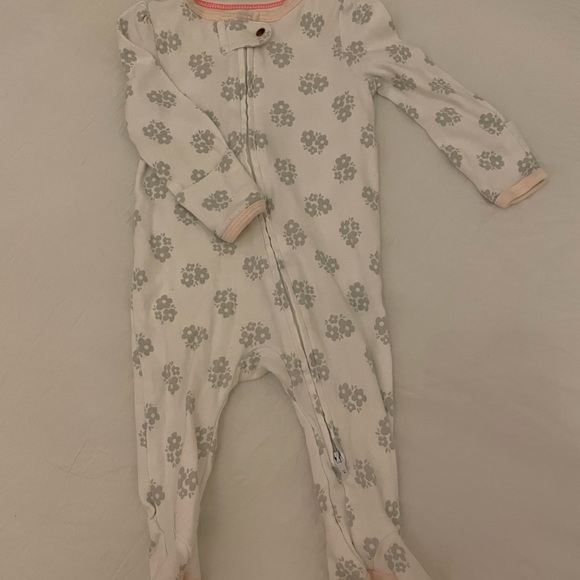 0-3month Baby girl sleepers - Picture 3 of 6